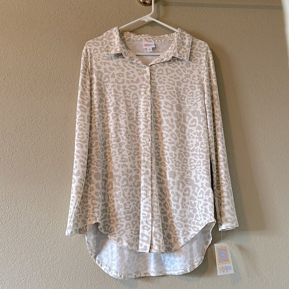 LuLaRoe Tops - Brand New LuLaRoe size M Cream and Grey Cheetah Print Long Sleeve Comfy Top